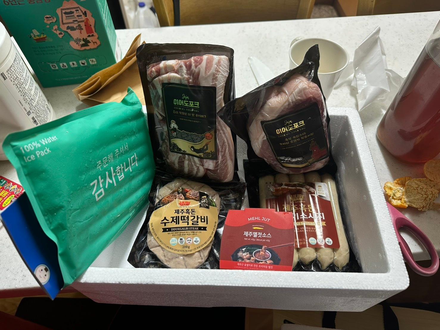 백오겹500g+흑돼지 앞다리살500g+흑돈떡갈비200g+흑돈소세지250g+멜젓소스40g