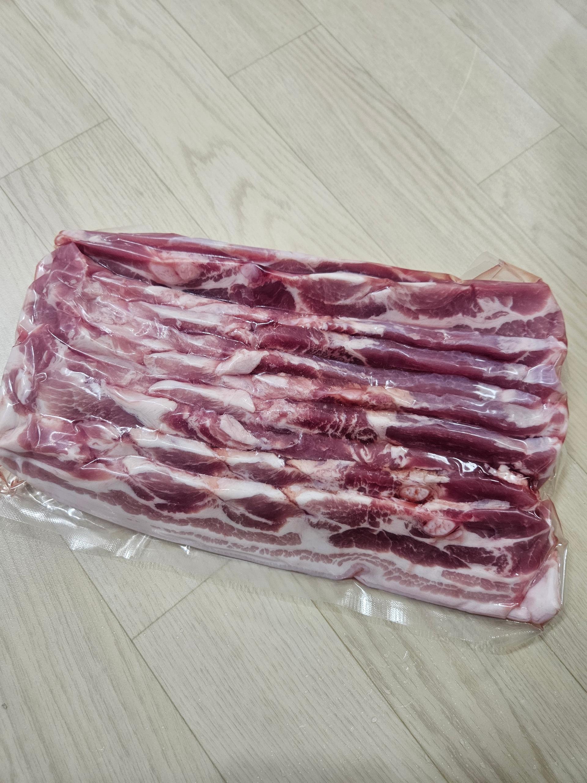 [EVENT] 현대식육식당 프리미엄 돼지고기 1kg (오겹살, 목살, 등갈비 중 선택) + 각 부위별 200g 증량