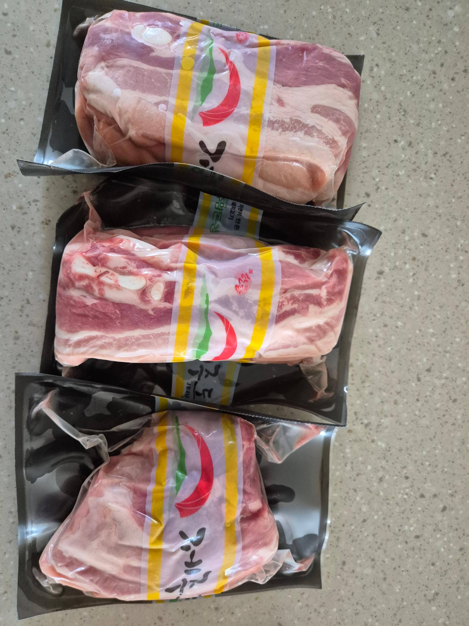 제주양돈농협 삼겹구이용 (500g 2개) + 앞다리 300g 선물 세트