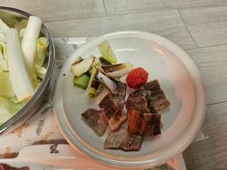 무항생제 한돈 삼겹살 1.3kg(1.1kg+200g추가증정) + 곰탕세트or대패삼겹살400g 추가증정-3