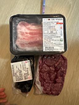 한우 실속구이 400g + 국거리 200g + 곰탕세트 500g*2팩 or 대패삼겹살400g 추가증정-1