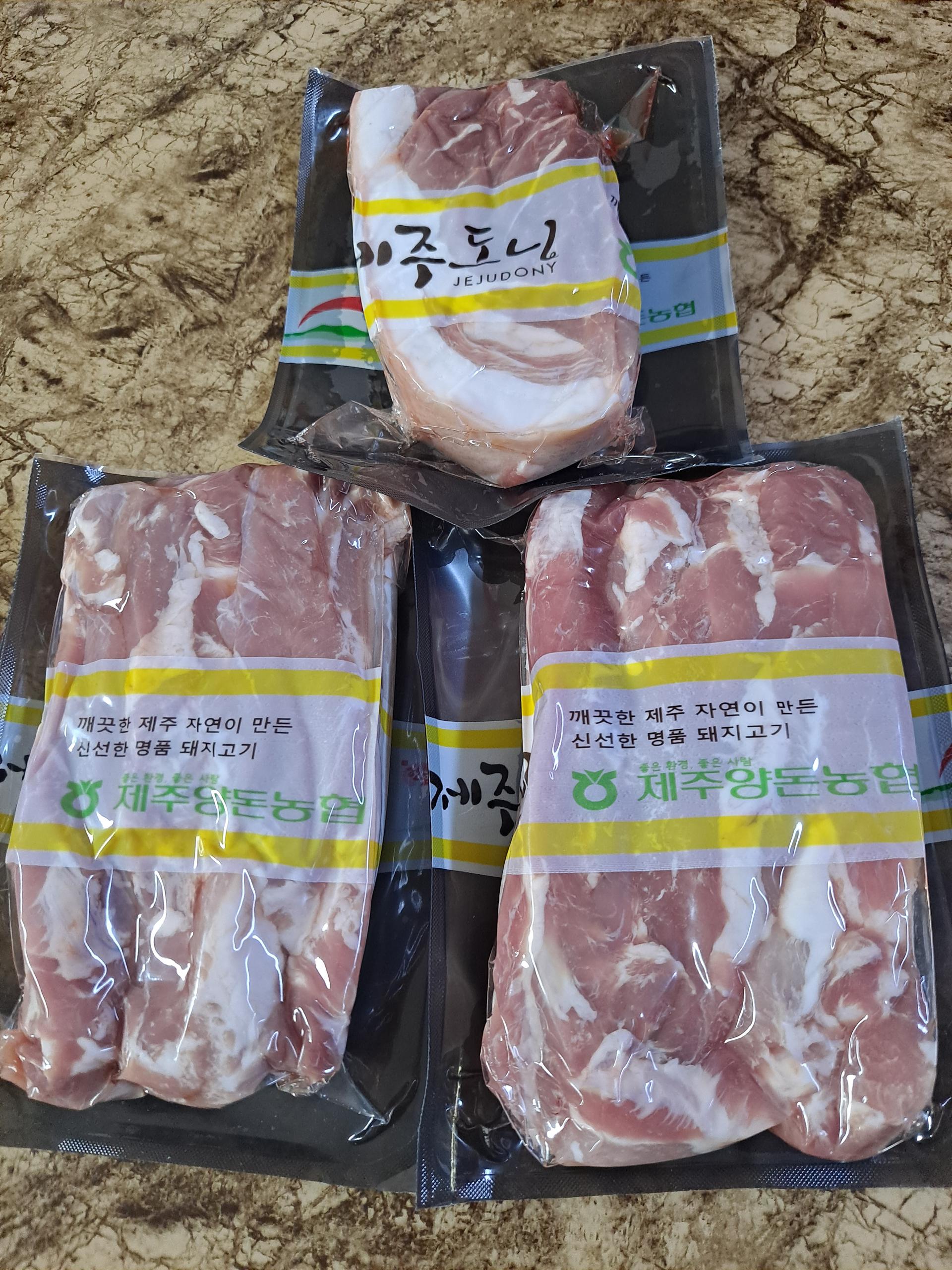 제주양돈농협 삼겹구이용 (500g 2개) + 앞다리 300g 선물 세트