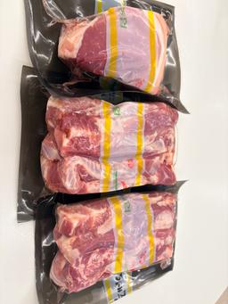 제주양돈농협 삼겹구이용 (500g 2개) + 앞다리 300g 선물 세트-1