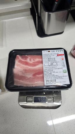 1+ 등급 한우 등심 400g (300g+100g) + 곰탕세트500g*2팩 or  대패삼겹살400g 추가증정-2