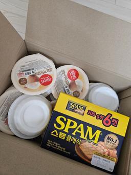 한끼든든 CJ꾸러미(햇반 210g 12개+스팸 200g 6개)-1