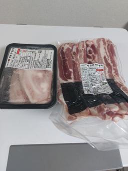 무항생제 한돈 삼겹살 1.3kg(1.1kg+200g추가증정) + 곰탕세트or대패삼겹살400g 추가증정-1