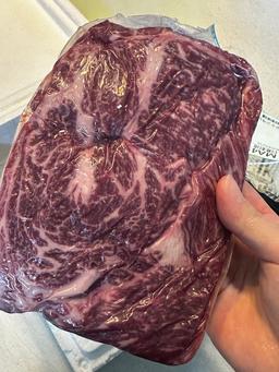 1+ 등급 한우 등심 400g (300g+100g) + 곰탕세트500g*2팩 or  대패삼겹살400g 추가증정-4