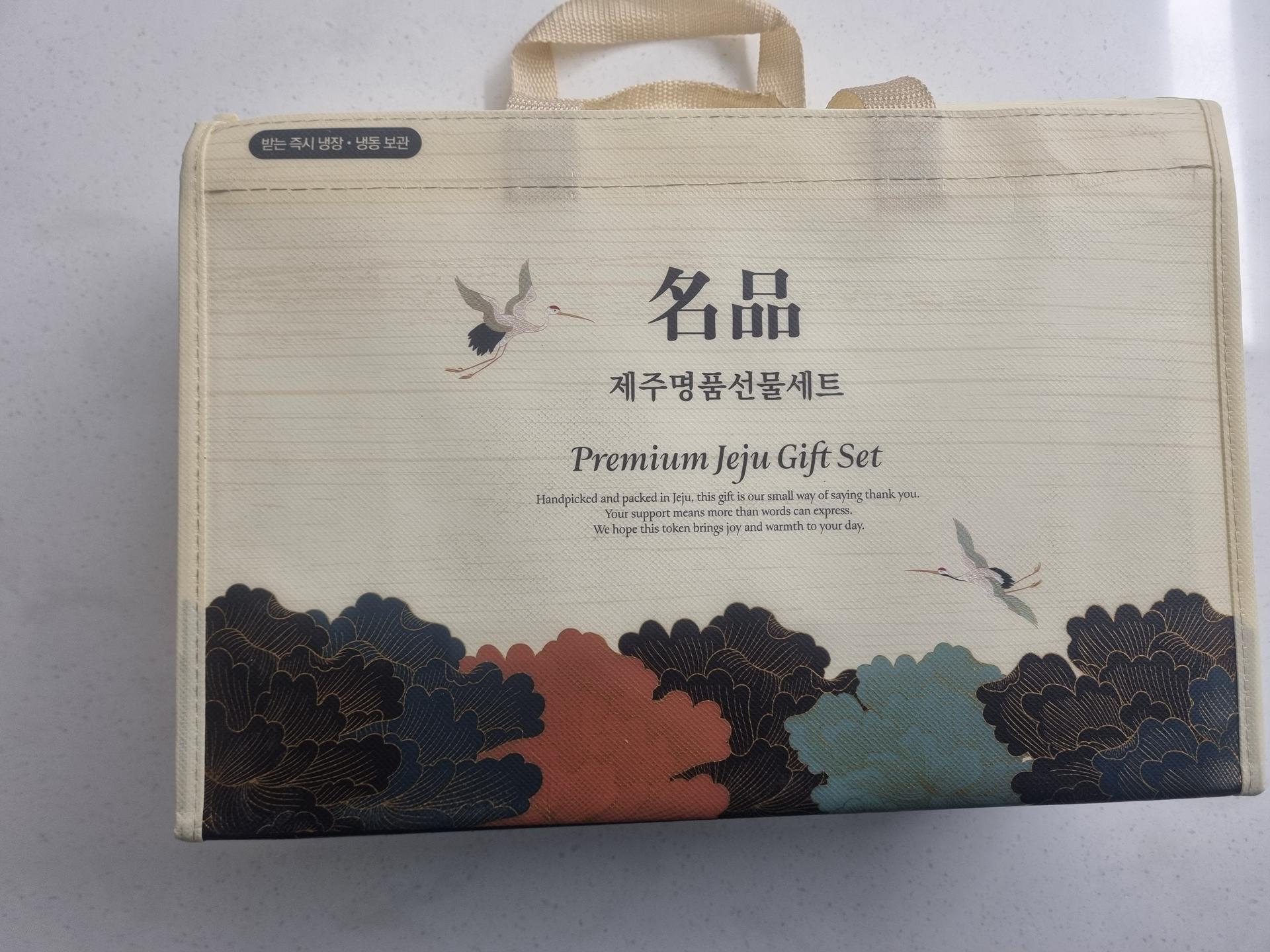 백오겹500g+흑돼지 앞다리살500g+흑돈떡갈비200g+흑돈소세지250g+멜젓소스40g