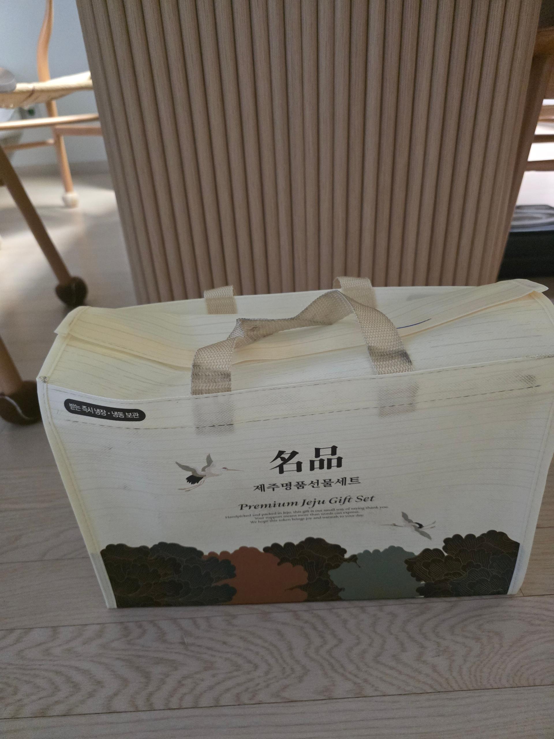 백오겹500g+흑돼지 앞다리살500g+흑돈떡갈비200g+흑돈소세지250g+멜젓소스40g